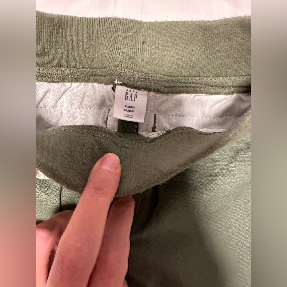 Gap - Picture 2 of 3